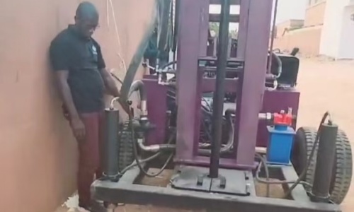 YETUO-300D Traction Water pneumatic Dual Use Water Well Drilling Machine Workes In Mali(图1)